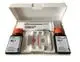 Testset von BWT zum Messen von Molybdän, bestehend aus zwei Flaschen mit Reagenzien, einem Probensammler und einem Testbehälter in einer weißen Verpackung.